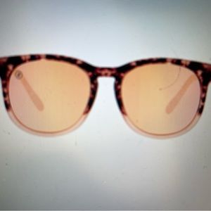 Blenders Sunglasses Heart Rush H series